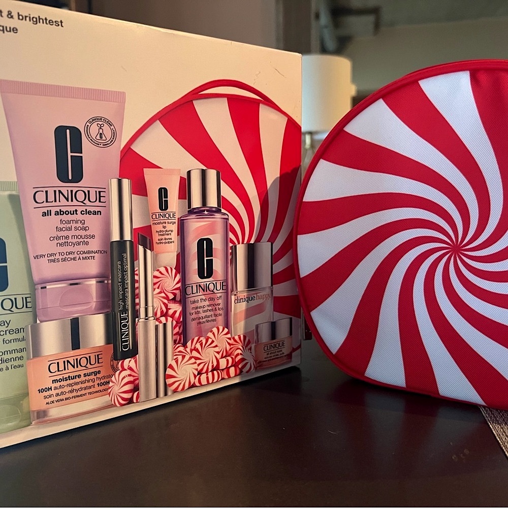 NEW Clinique Skincare FULL SIZE product Set with Red and White Peppermint Bag